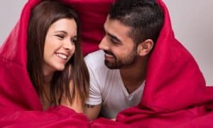 11 Dinge, die glückliche Paare tun, bevor sie schlafen gehen